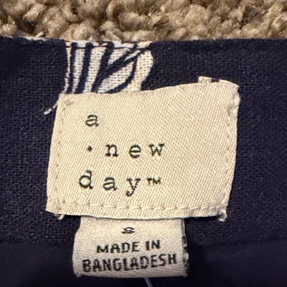 Navy Blue Sea Life Print Skirt - Picture 4 of 5